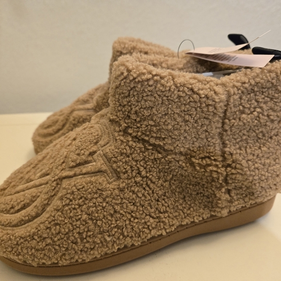 Victoria Secret Slippers Booties - Picture 4 of 13